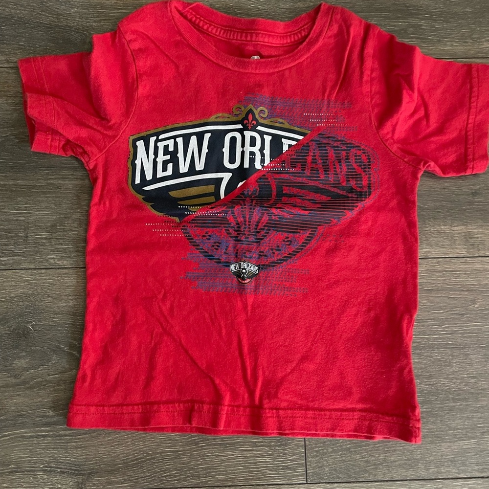 Kids size 4(s) New Orleans Pelicans T-Shirt